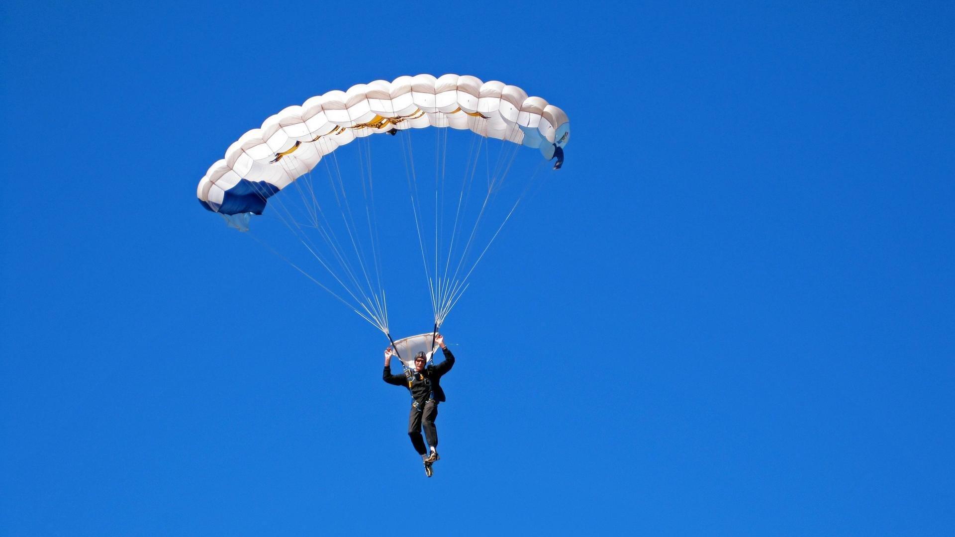 姆巴佩兄弟观战引猜想 埃唐·姆巴佩的未来牵动两国球迷心弦